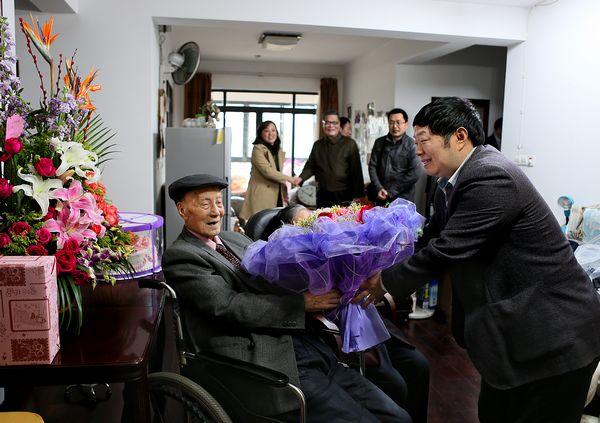 Beat365官网迎来首位百岁老人王鸿祺先生寿辰