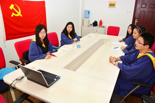 “两学一做·带着使命学和做”——Beat365官方网站学生党支部开展专题组织生活会（二）